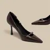 Zapatos de tacón alto con punta redonda, nuevo estilo francés de verano, impresionantes zapatos de satén con lazo, estilo de hada suave y dulce, perfectos para combinar con una falda