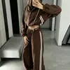 2026 Conjunto de Duas Peças Roupas Femininas Transfronteiriças Europeias e Americanas Moletom Curto Confortável Casual Esportivo com Capuz e Cordão Calça Jogger de Perna Larga
