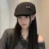 Chapéu Retro Estilo Japonês com Laço para Frente para Mulheres, Novo Temperamento Primavera e Verão Rosto Pequeno Boina Bico de Pato