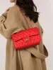 Bolsa Feminina de Luxo Estilo Chanel 2026 Nova Moda Versátil Acolchoada Transversal Casual Simples de Ombro Pequena Quadrada