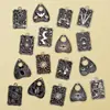 Goteo de Aceite Retro Europeo y Americano Aleación Oscura Tarjeta de Tarot Colgante DIY Accesorios Llavero Cadena para Teléfono Móvil Colgante