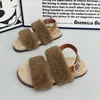 Sandálias abertas estilo francês com solas grossas, chinelos de meia da moda e versáteis, nova coleção de outono 2026, sapatos peludos estilo fada delicados