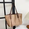 2026 Nova Bolsa de Palha Grande Capacidade Feminina Retrô de Ombro Único Bolsa Simples para o Dia a Dia Celebridade da Internet Transfronteiriça