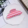 Pinza Grande de PVC Rayada Color Macarrón de Primavera para Niñas, Perfecta para Peinar el Cabello en la Parte Posterior de la Cabeza, Accesorio para el Cabello de Pinza de Tiburón