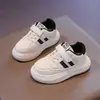 Sapatos Brancos da Moda Infantil Outono 2025 Novo Estilo Tênis Casuais para Meninas Sapatos para Meninos Sapatos Brancos de Lona para Estudantes