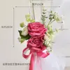 Nuevos tiradores de puerta florales versátiles para respaldo de silla de boda al aire libre, decoraciones florales para escaleras, decoraciones para coche de boda en la iglesia y accesorios florales artificiales.