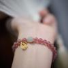 Pulsera de Cristal de Fresa Natural para Mujer con Flor de Durazno y Colgante de Jade Hetian con Carácter "Fu", Regalo para Mejor Amiga o Novia