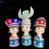 Adornos de marioneta de dibujos animados de muñeca de minoría de maderaFeatured, adorno de decoración de jardín de infantes, recuerdo turístico de Yunnan