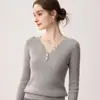 Suéter 100% cachemira pura para mujer, cuello en V, con un botón decorativo, corte ajustado, manga larga, estilo jersey, capa base de punto