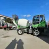 Exportación Directa de Fábrica Tanque Mezclador Tracción en las Cuatro Ruedas de Alta Potencia Mezcla Tridimensional Cabina de Vidrio Camión Mezclador Pequeño