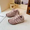 Tênis infantis antiderrapantes de sola macia, estilo primavera e outono, sapatos casuais doces de bolinhas para meninas, sapatos de bebê respiráveis, sapatos Forrest Gump