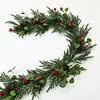 Enredadera artificial de plantas verdes transfronteriza con frutos de acebo y bayas rojas, enredadera artificial de Navidad para decoración de ambiente, enredadera artificial sinuosa