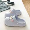 Zuecos de EVA de venta caliente en verano, elegantes y lindos, con suelas gruesas, ligeros y transpirables, pantuflas cerradas para exteriores para mujer