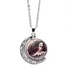 Cazador de demonios: Kimetsu No Yaiba Kamado Nezuko Collar de Luna Giratoria Periférico de Anime Colgante Giratorio de Doble Cara Cadena para Suéter