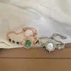 Reloj Redondo Geométrico Incrustado de Diamantes con Pulsera Desplegable, Moderno y Versátil, Elegante Pulsera con un Toque Refinado de Lujo Ligero