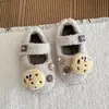 Pisar excremento sintiendo comodidad gatito lindo pantuflas peludas 2026 Otoño/Invierno Nuevo Dulce Lindo Versátil Zapatillas de punta cerrada para mujer uso exterior