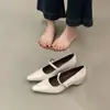 Zapatos Mary Jane de una correa, súper modernos y hermosos, estilo francés, con plataforma oculta para aumentar altura, punta fina, para mujeres petite.