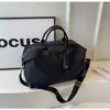 Bolsa Tote de Lona Casual Grande Capacidade para Mulheres 2025 Nova Tendência Moda Leve para o Dia a Dia Ombro Transversal Bolsa de Viagem