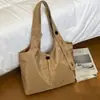 Bolsa tote minimalista de estilo coreano descontraída, bolsa transversal casual e sem esforço chique, perfeita para estudantes universitários indo para a aula de manhã cedo