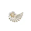 Broche de Flor de Ciruelo Tridimensional con Borla de Perlas de Lujo Ligero de Gama Alta Accesorio de Pin Antiexposición para Ropa Versátil
