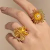 Anillo de Acero Inoxidable con Flor de Oro de 18K Transfronterizo, Estilo de Nicho de Gama Alta, Anillo de Acero de Titanio con Fuegos Artificiales, Anillo Incrustado con Diamantes, No se Desvanece