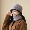 Nuevo Gorro de Punto con Pelo de Conejo para Otoño e Invierno de Mujer, Elegante y Cálido Gorro Protector de Orejas para Personas de Mediana Edad y Mayores, Engrosado para Protección contra el Frío, Hace que la Cara Parezca Más Pequeña, Moderno