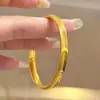 Pulseira Listrada Olho de Gato Dourado Areia Brilhante Sólida Moda Versátil Pulseira Escovada Presente Feminino Item Quente 2025