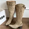Botas altas de moda 2026, estilo nuevo, de caña ancha, adelgazantes, hasta la rodilla, con punta fina, tacón grueso, hebilla de cinturón y diseño fruncido