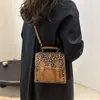 Mochila Estilo Universitario Estampado Leopardo Mujer 2025 Verano Nueva Estudiante Clase Portátil Mochila Escolar Retro de Hombro