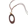 Adornos de hojas de madera coloridos con agujeros, simples y versátiles, decoraciones DIY hechas a mano, decoraciones colgantes, accesorios con cuentas