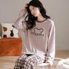 Pijama feminina nova de manga comprida primavera, outono e inverno desenho animado fofo vermelho online pode ser usada fora de casa conjunto de roupa lote de fábrica uma geração de cabelo