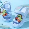 Sandalias infantiles de doble tira con protección para los dedos