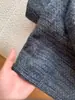 Nuevos pantalones de pierna ancha para mujer con un diseño texturizado, forro polar y cordón, que ofrecen calidez y un estilo relajado, casual y deportivo.