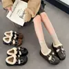 Zapatos Peludos Franceses de Punta Redonda con Doble Hebilla para Mujer 2026 Nuevo Otoño Invierno Retro Calidez con Felpa Zapatos Birkenstock Zapatos Casuales Individuales