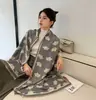 Novo Estilo de Xale para Mulheres com Lenço de Folha de Ginkgo para Mulheres no Inverno Quente com Franjas Externo Imitação de Caxemira Xale Lenço Espessado
