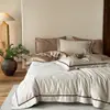 Juego de Cuatro Piezas Jacquard de Color Sólido Oscuro Estilo Retro Lujo Ligero Borde Ribeteado Exquisito Textura de Cama Doble Ropa de Cama para Dormitorio