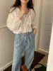 En stock foto real nuevo sentido del diseño camisa de muñeca de manga larga alto sentido bordado tridimensional camisa vintage para mujer 2025
