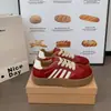Tênis de treino retro alemão super populares com sola grossa para mulheres, novos tênis casuais versáteis para o outono de 2026, sapatos brancos