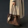 Bolso tote retro de ante para mujer, nueva moda 2026, bolso de nicho para el antebrazo para ir al trabajo, bolso de hombro versátil de gran capacidad