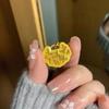 Suministro directo de fábrica, antiguo colgante de urraca hueca chapado en oro y cobre para mujer, collar con candado de larga duración.