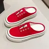 Tênis de Tela Slip-on Feminino 2026 Novo Verão Fino Respirável Versátil Sapatos Preguiçosos Cano Baixo Sola Grossa Casual Board Shoes