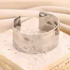 Pulseiras Clássicas Europeias e Americanas Exquisitas com Design Côncavo-Convexo, Pulseiras Abertas com Padrões, Pulseiras Geométricas Douradas, Atacado de Joias