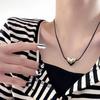 Nuevo Colgante de Amor Dorado Cadena de Cuero Negro Collar Femenino Nicho Accesorios Personalizados Cadena de Collar Deslizante Collar de Durazno
