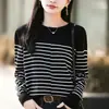 Suéter clássico de malha de algodão puro com gola redonda e listras para mulheres, suéter pullover casual outono/inverno em color block preto e branco, peça básica de manga longa.