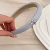Nueva Diadema Plateada Estrecha con Lazo Dulce Color Sólido Charol Piel Sintética Accesorio de Moda para el Cabello Adorno de Corona Alta para el Cabello