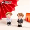 Micro Paisaje Muñeca de Plástico Adornos Pequeños Abrazo Princesa Boda Pareja Llavero DIY Accesorios Decoraciones para Pastel