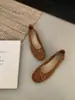 Zapatos de tacón bajo de punta redonda con lazo rojo pequeño y suela plana para mujer, nuevos de verano, casual retro, zapatos franceses para ir al trabajo