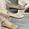 Sapatos casuais de verão vazados com sola macia para dirigir, slip-on, sola plana, couro macio, sola macia, estilo étnico, retrô, sapatos de mola para mães
