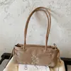 Bolso de mano retro de ante para mujer, nueva colección de otoño 2026, bolso de moda para el día a día, bolso de hombro Melard bordado de nicho