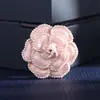 Broche de Camélia para Mulheres, Novo Acessório Floral Tendência 2021 para Ternos e Casacos com Elementos de Pétalas
